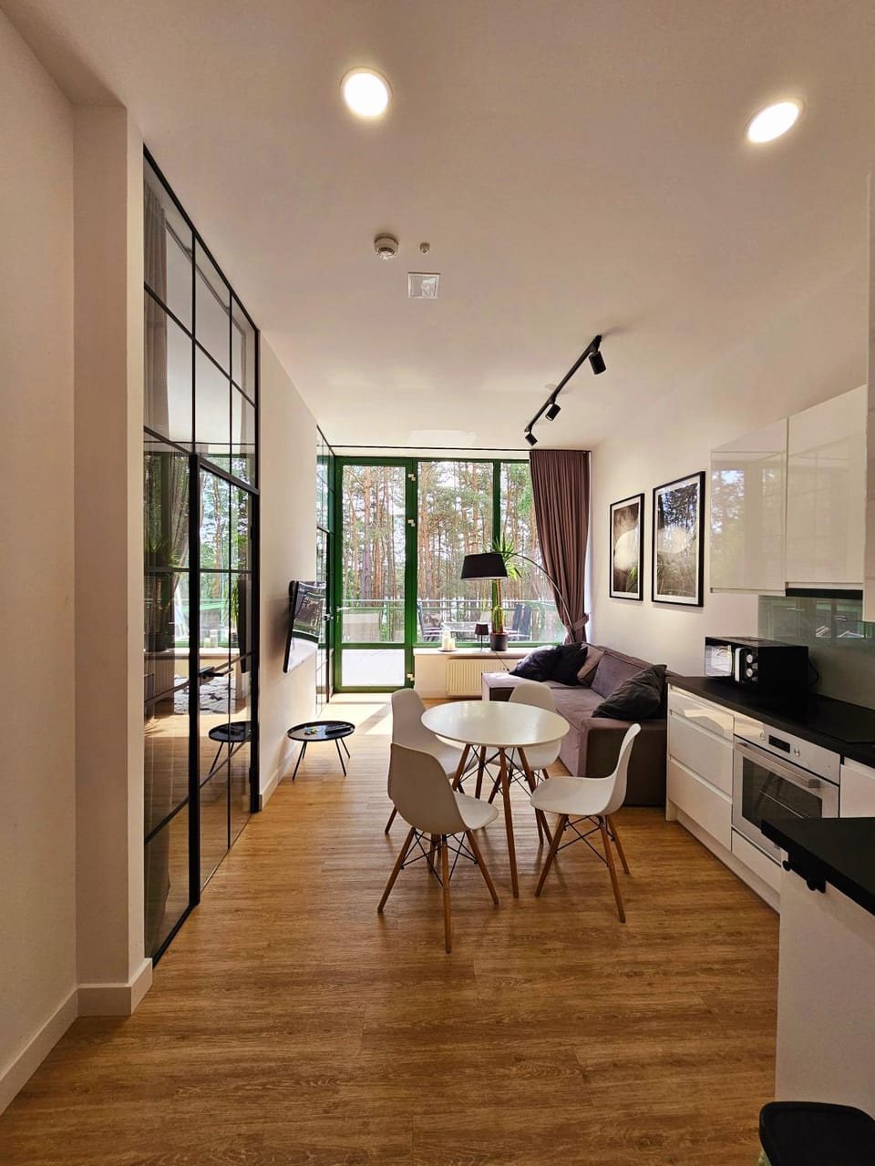 Communal lounge/ TV room