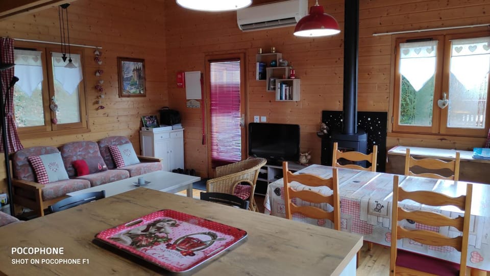 Chalet vue sur lac Chalet in Auvergne-Rhône-Alpes