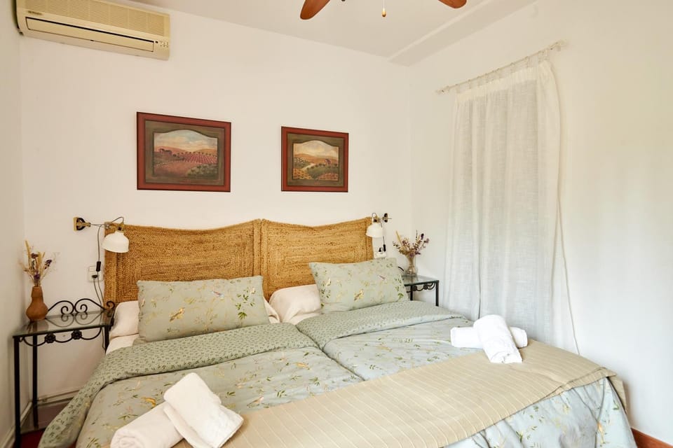 Living room, Bedroom