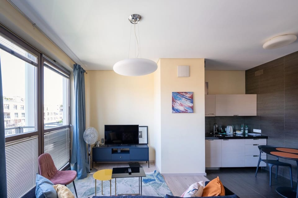 Communal lounge/ TV room, Kitchen or kitchenette, Living room, Evening entertainment