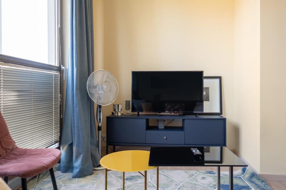 Communal lounge/ TV room, Living room, Evening entertainment