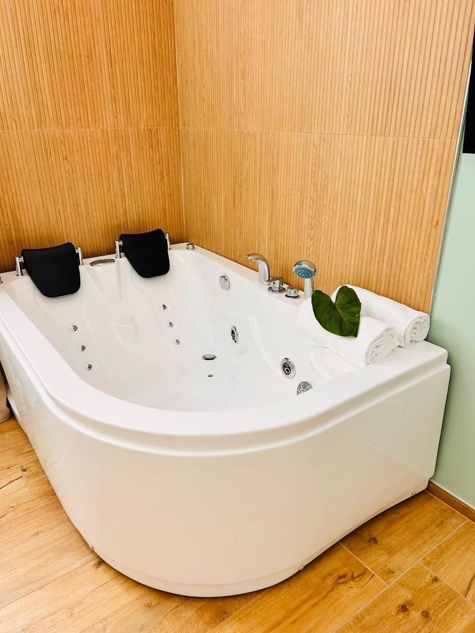Hot Tub, Bath