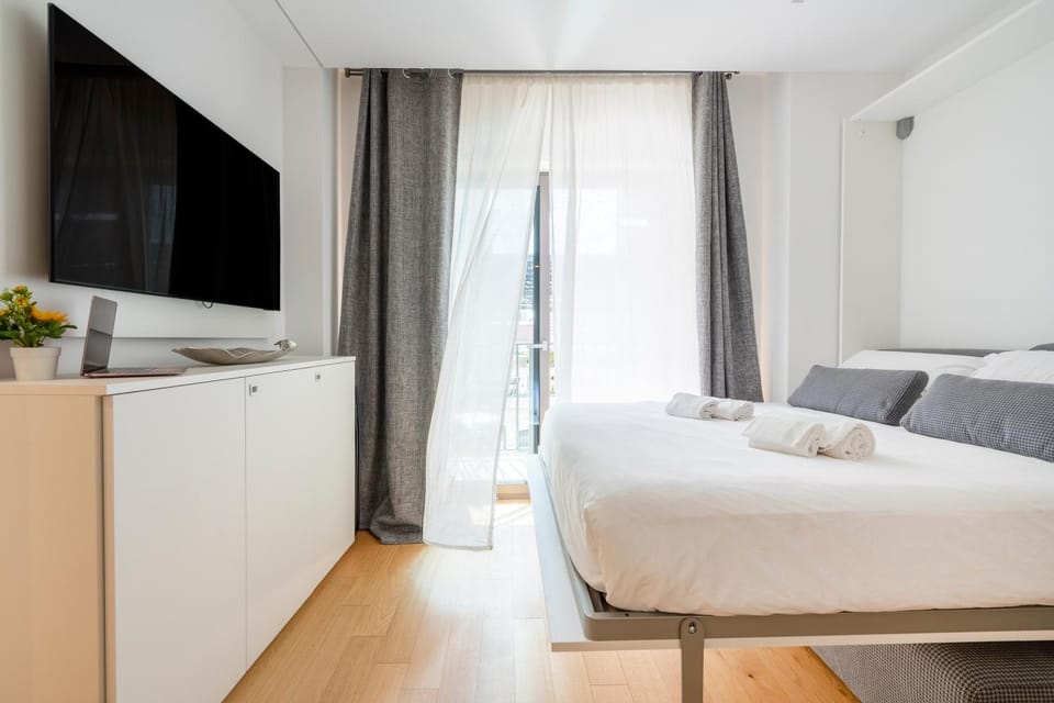 Bed, TV and multimedia