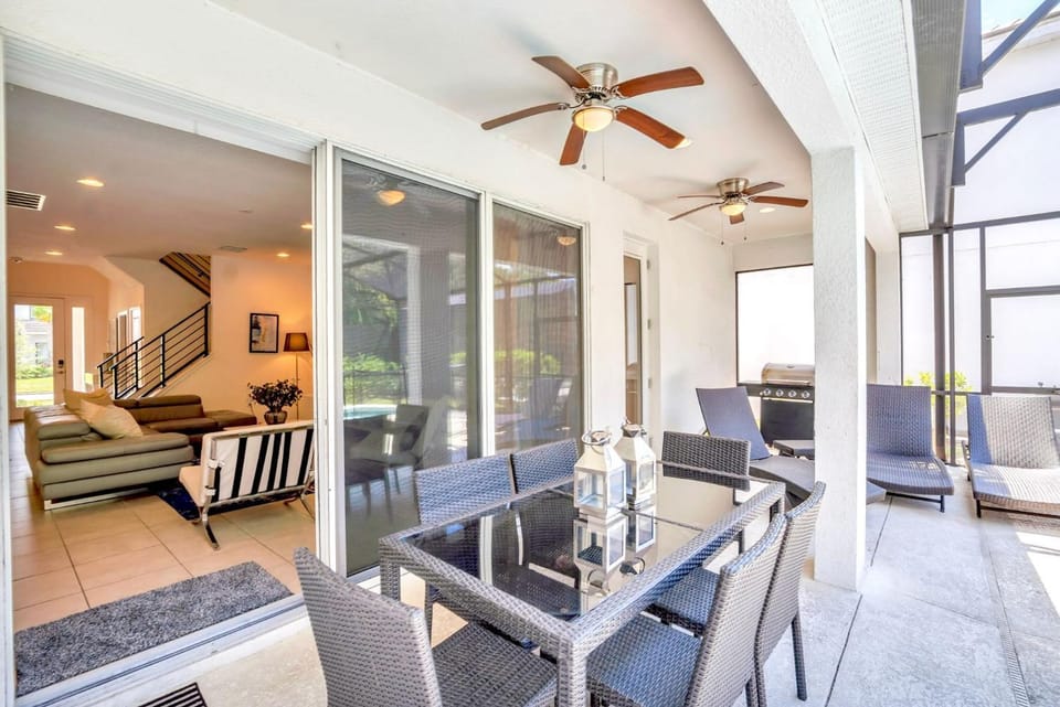 Patio, Dining area