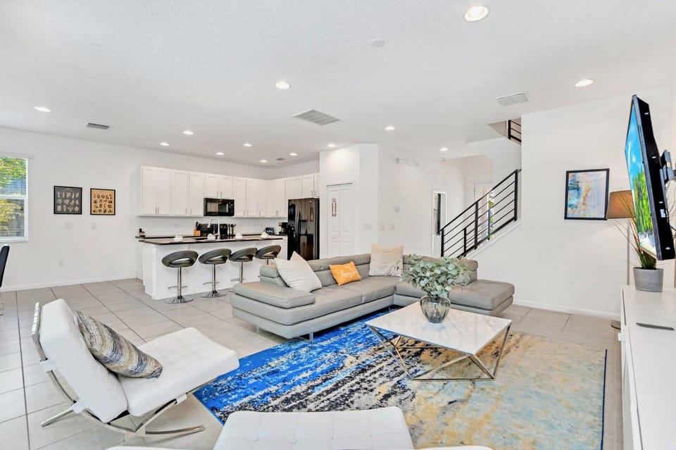 TV and multimedia, Kitchen or kitchenette, Living room
