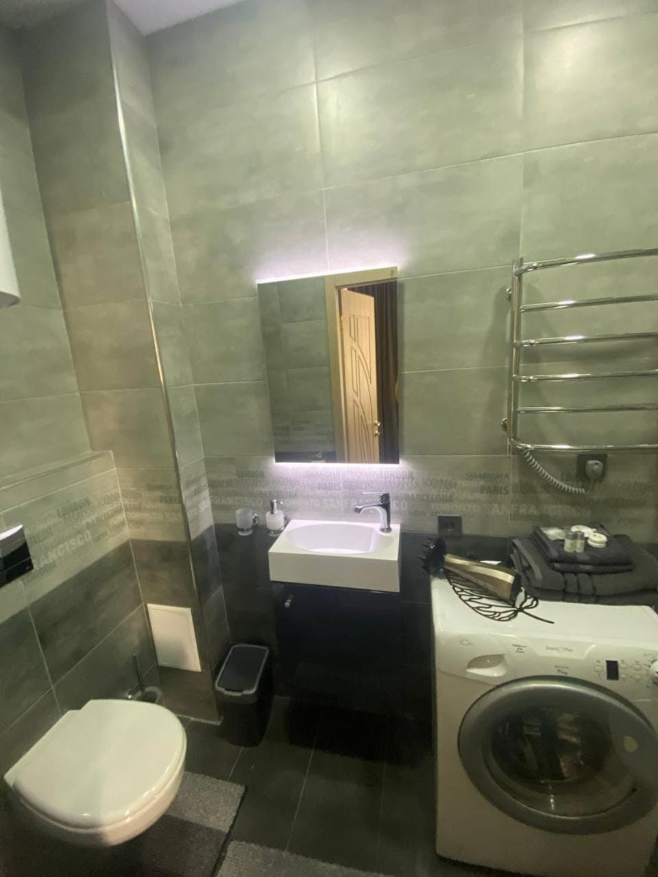 Luxury Room_Karavaeva Apartment in Dnipro