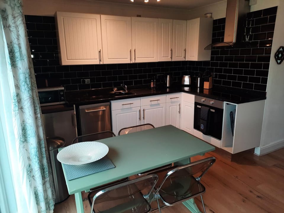 St Margaret's 2-Bed Chalet - Sleeps 4 & Pets ok Chalet in Dover District