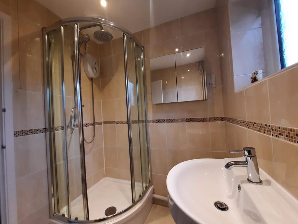 St Margaret's 2-Bed Chalet - Sleeps 4 & Pets ok Chalet in Dover District