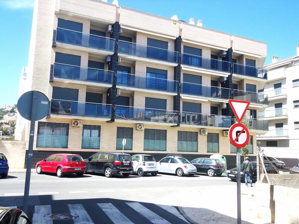 Property building, Facade/entrance, Off site
