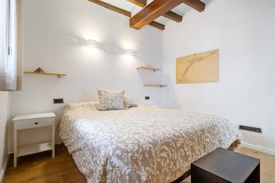 Property building, Living room, Bedroom