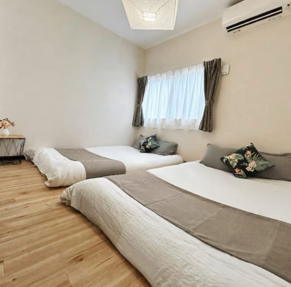 Bedroom, air conditioner