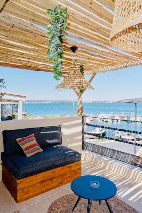Maison bohème au bord de l'eau House in Occitanie