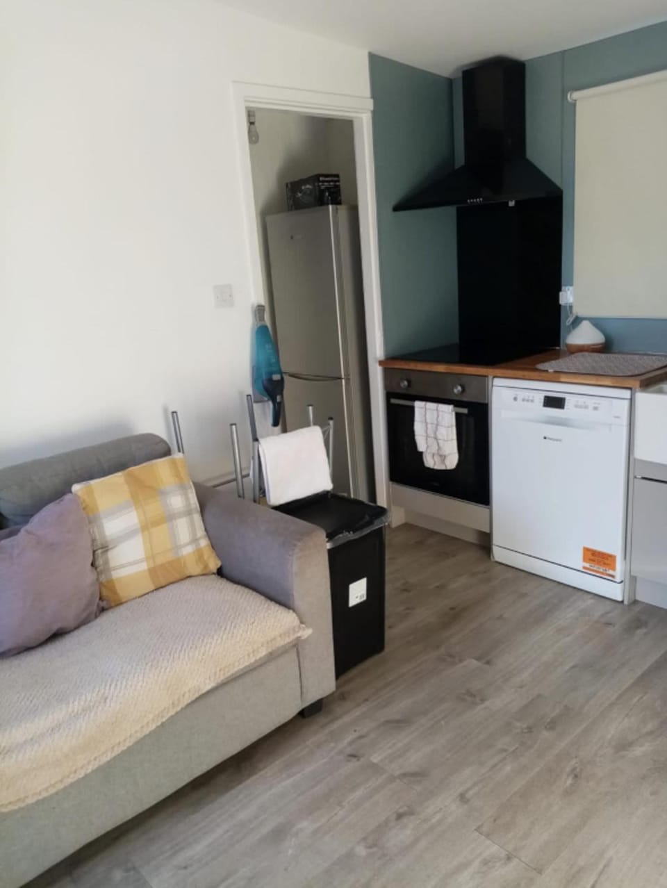 Kitchen or kitchenette, oven, stove