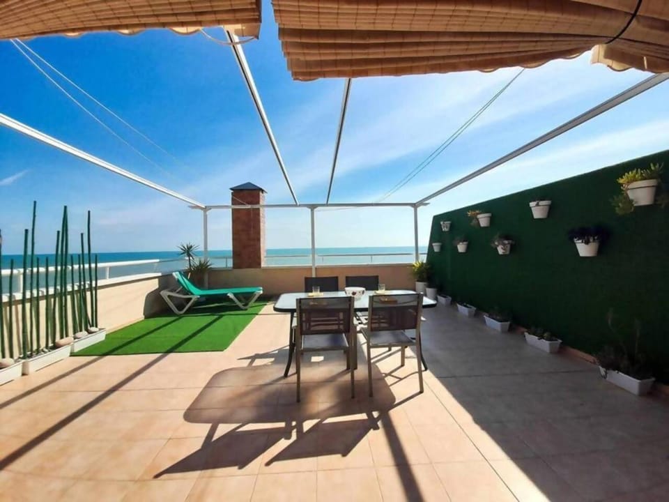 Day, Natural landscape, View (from property/room), Balcony/Terrace, Beach, Sea view, sunbed