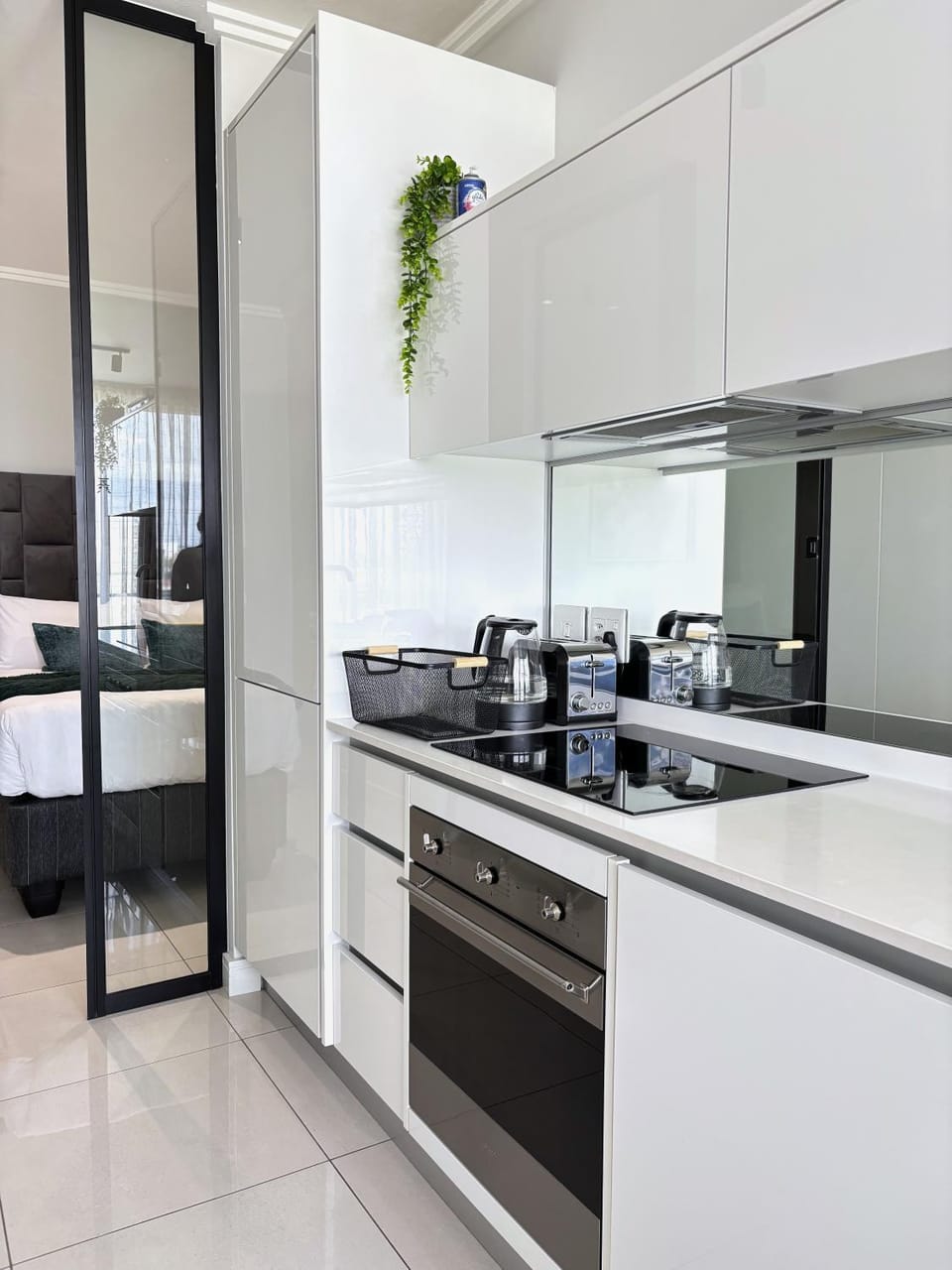 Bed, Kitchen or kitchenette, kitchen