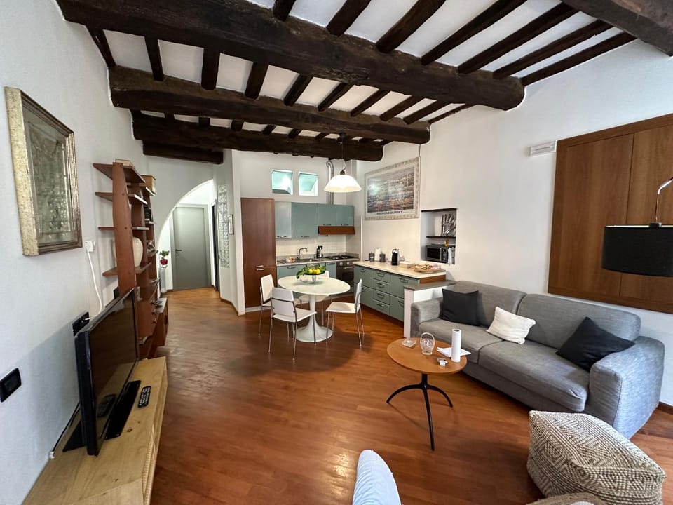 Kitchen or kitchenette, Living room