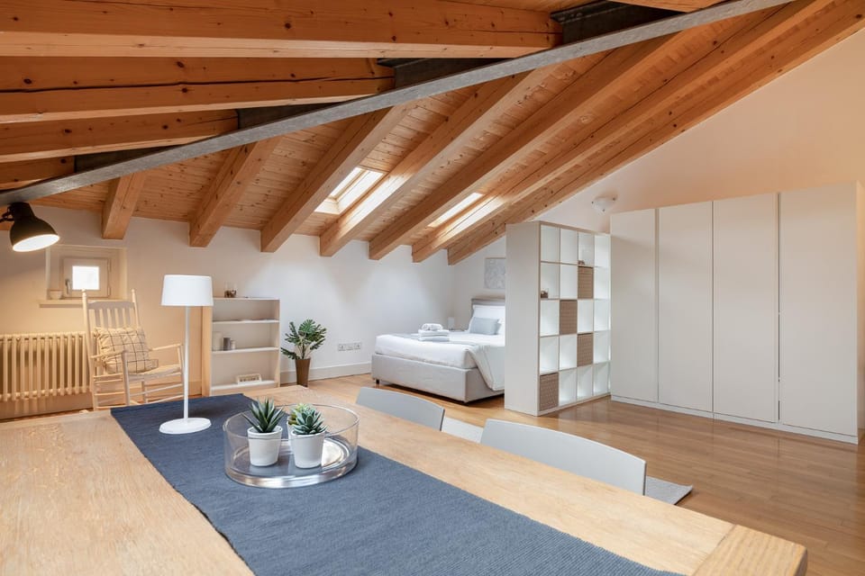Bed, Living room