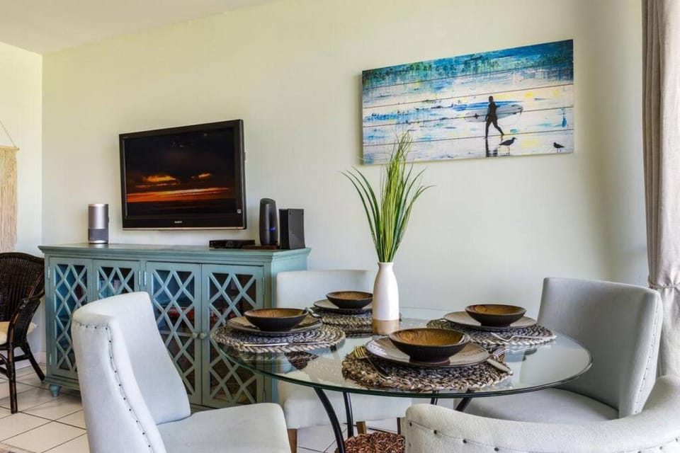 Gorgeous 1 Bedroom golf front near beach House in Kawela Bay