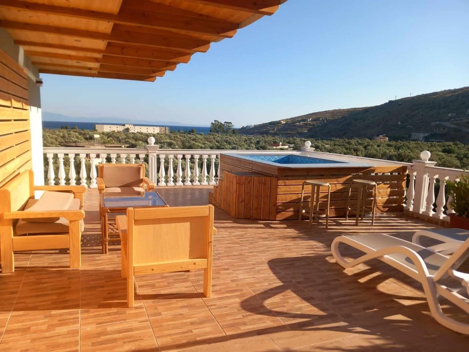 Patio, Restaurant/places to eat, View (from property/room), Balcony/Terrace, Mountain view, Pool view, Sea view, Swimming pool, Breakfast, sunbed