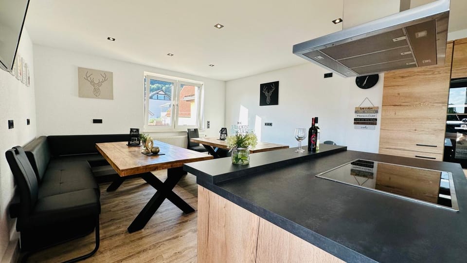 Seating area, kitchen