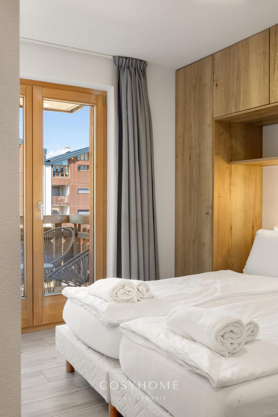 Bedroom, towels, wardrobe