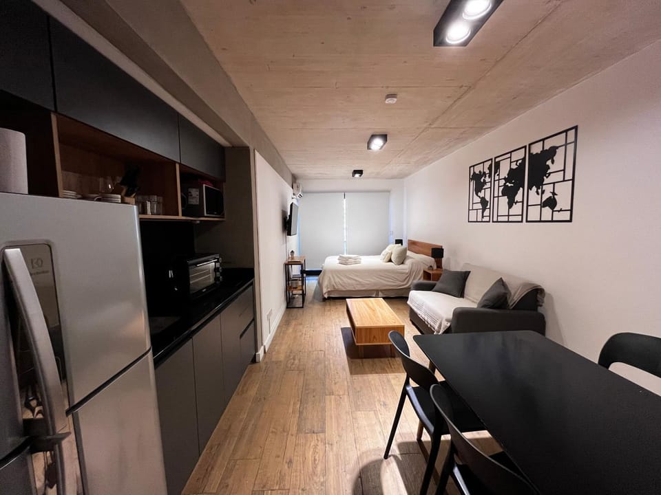 TV and multimedia, Kitchen or kitchenette, Living room, Seating area, Dining area