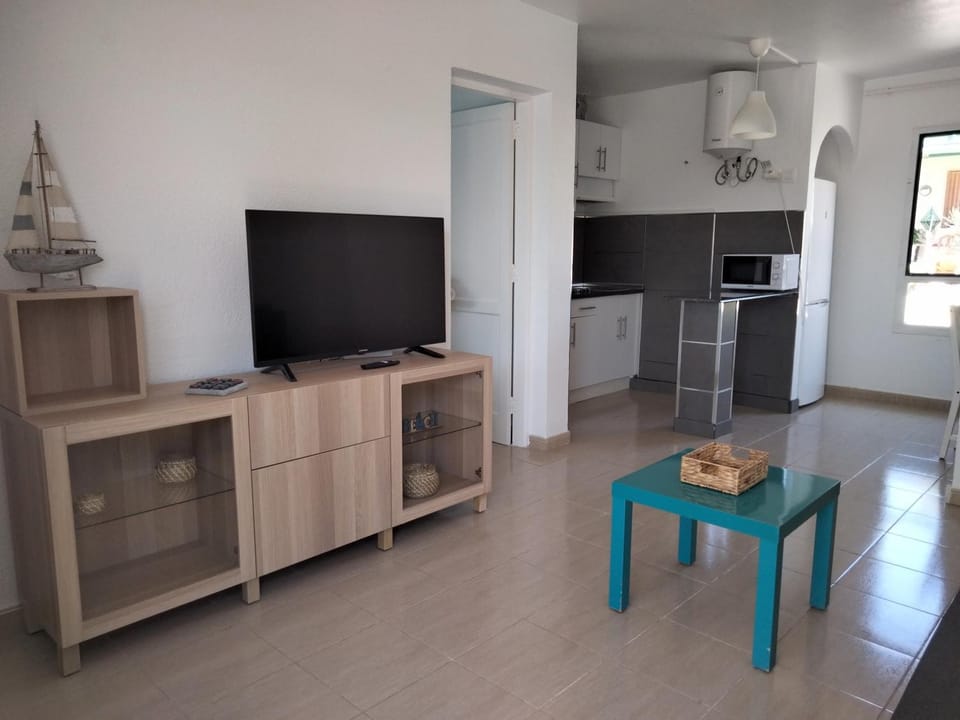 TV and multimedia, Kitchen or kitchenette, Living room