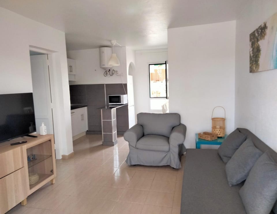 TV and multimedia, Kitchen or kitchenette, Living room