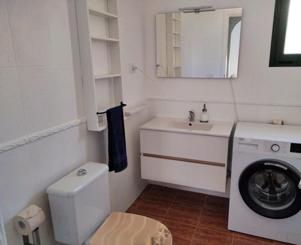 Bathroom, washing machine
