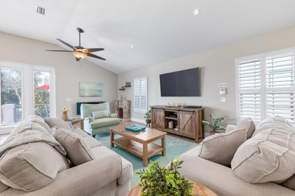 4BD 3BR Pool Paradise 1 mile from Beach & Downtown House in Saint Augustine