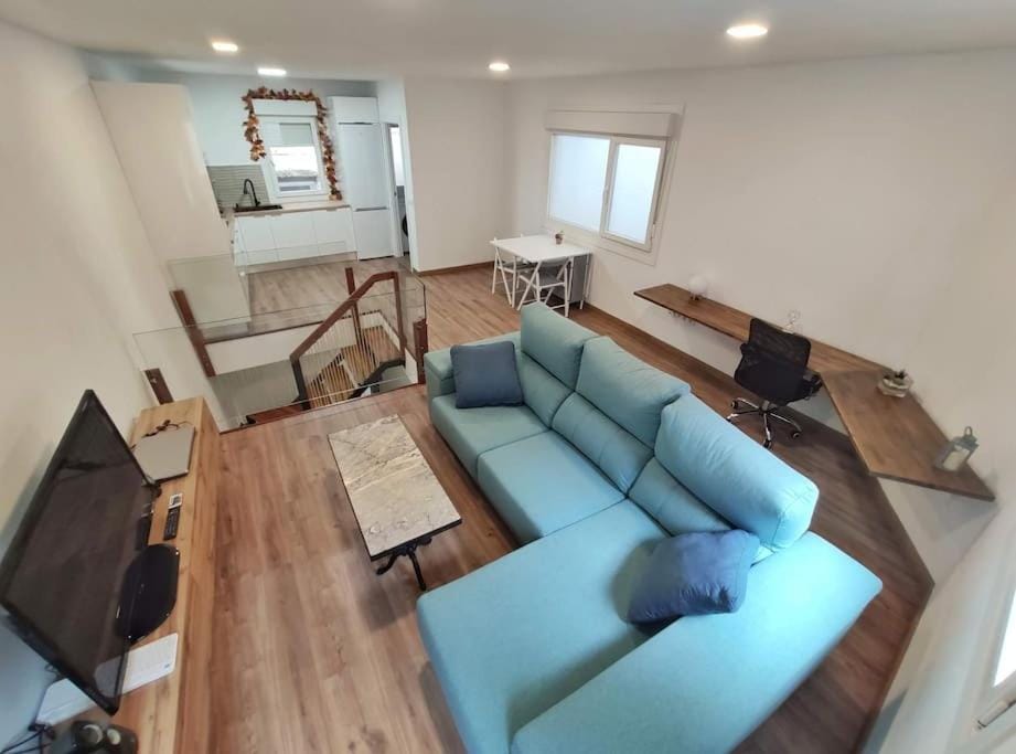 Communal lounge/ TV room, TV and multimedia, Kitchen or kitchenette, Living room, Seating area, Dining area