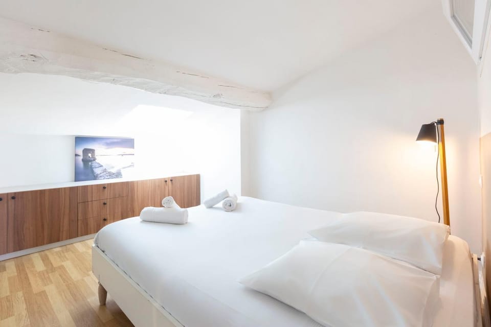 Vauban Stylish 1-Bedroom Apartment in Antibes City Center with AC Apartment in Antibes