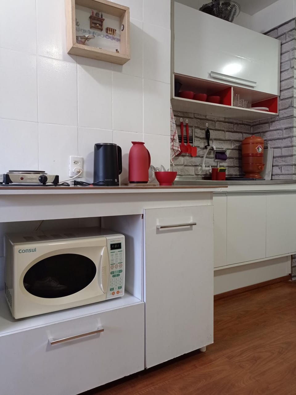 Coffee/tea facilities, Kitchen or kitchenette, minibar, stove