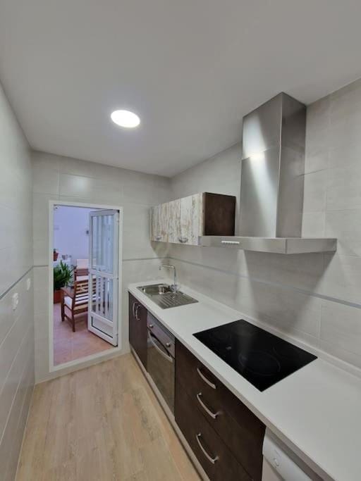 Kitchen or kitchenette, pet friendly, stove
