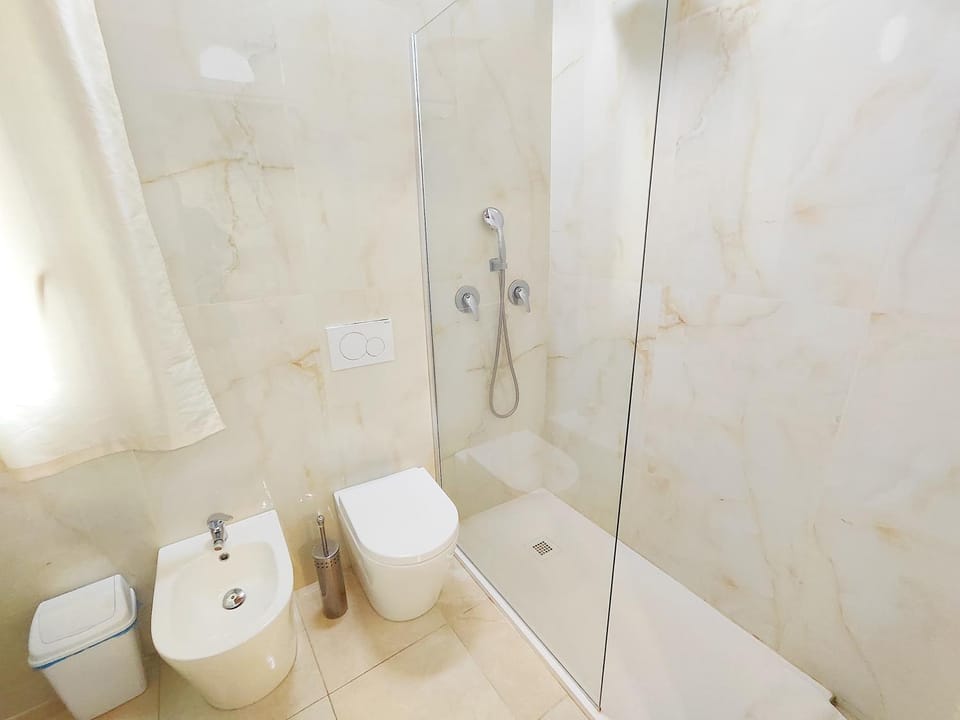 Shower, Toilet, Bathroom, bidet