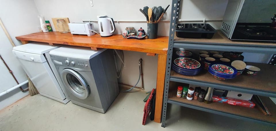 Coffee/tea facilities, Kitchen or kitchenette, dishwasher, minibar, toaster, washing machine