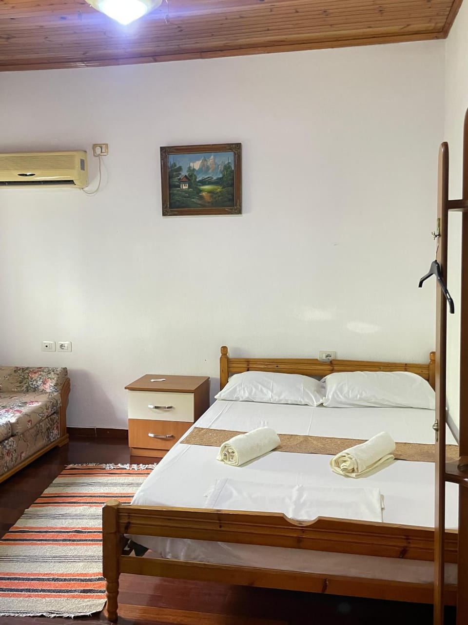 Guesthouse Bazzar Bed and Breakfast in Vlorë County, Albania