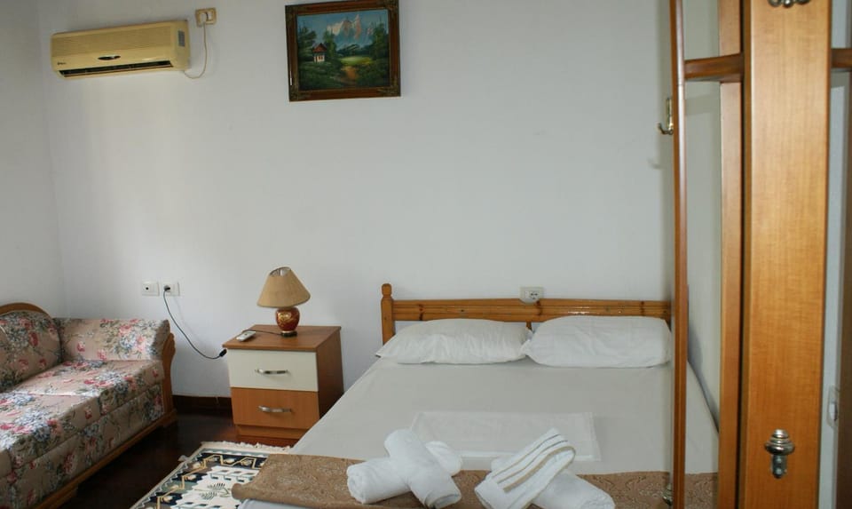 Guesthouse Bazzar Bed and Breakfast in Vlorë County, Albania