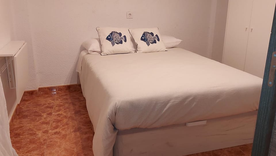 Bedroom, wardrobe