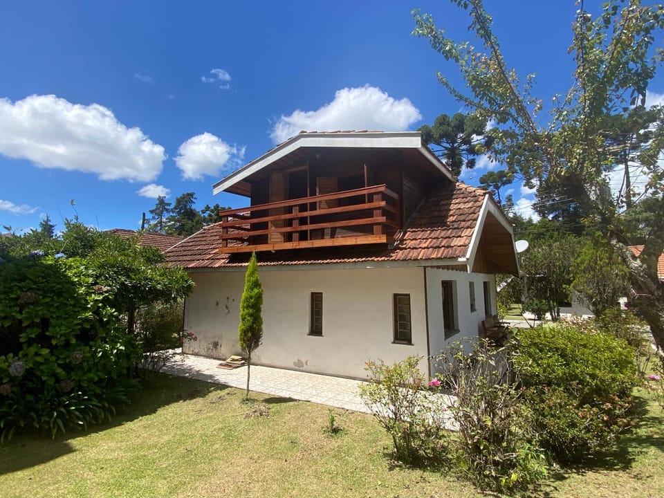 Chalé Aconchegante 2km do Centrinho House in Campos do Jordão