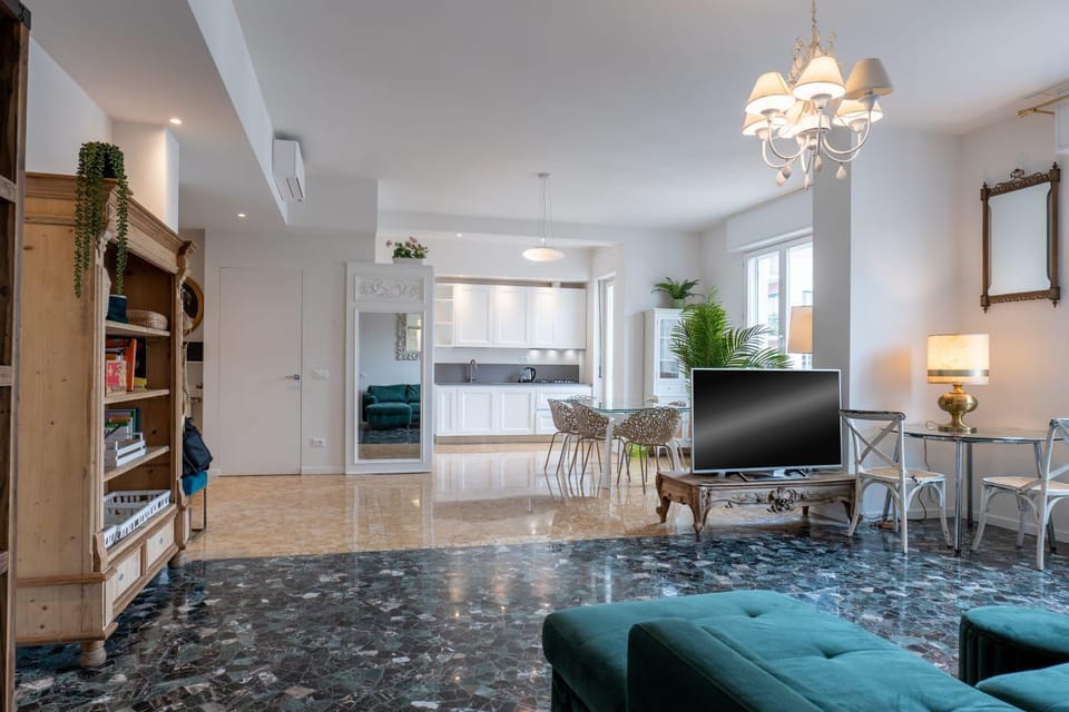 Amazing top floor Apartment in Milan