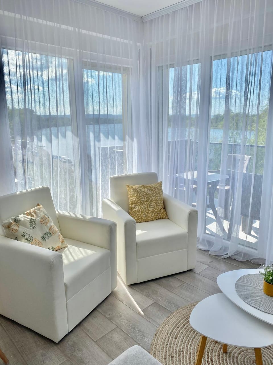 View (from property/room), Living room, Seating area