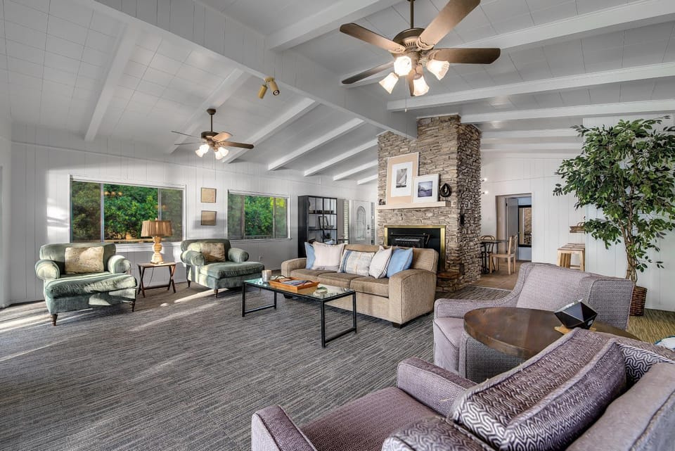 TV and multimedia, Living room, fireplace