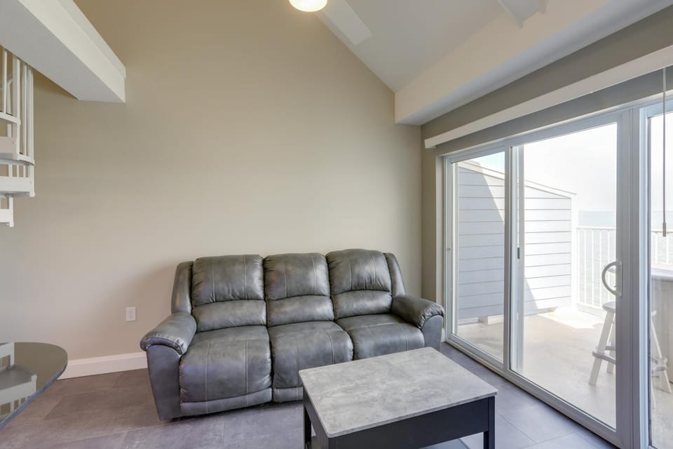 Waterfront Middle Bass Condo w/ Lake Erie Views! House in Lake Erie