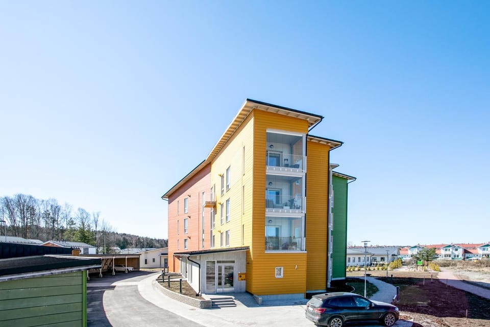 Property building, Facade/entrance, Location