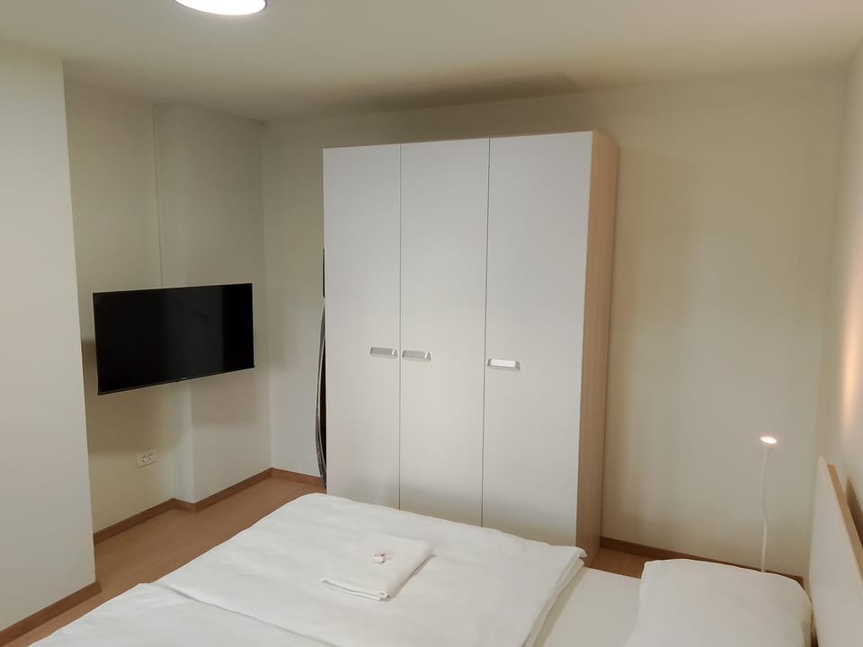 TV and multimedia, Bedroom, furniture