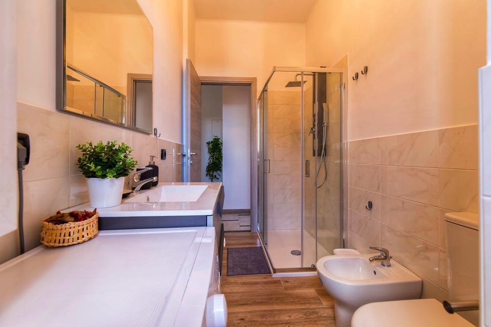 Bright & Lovely flat M1 Carducci Molinette 250m Apartment in Turin