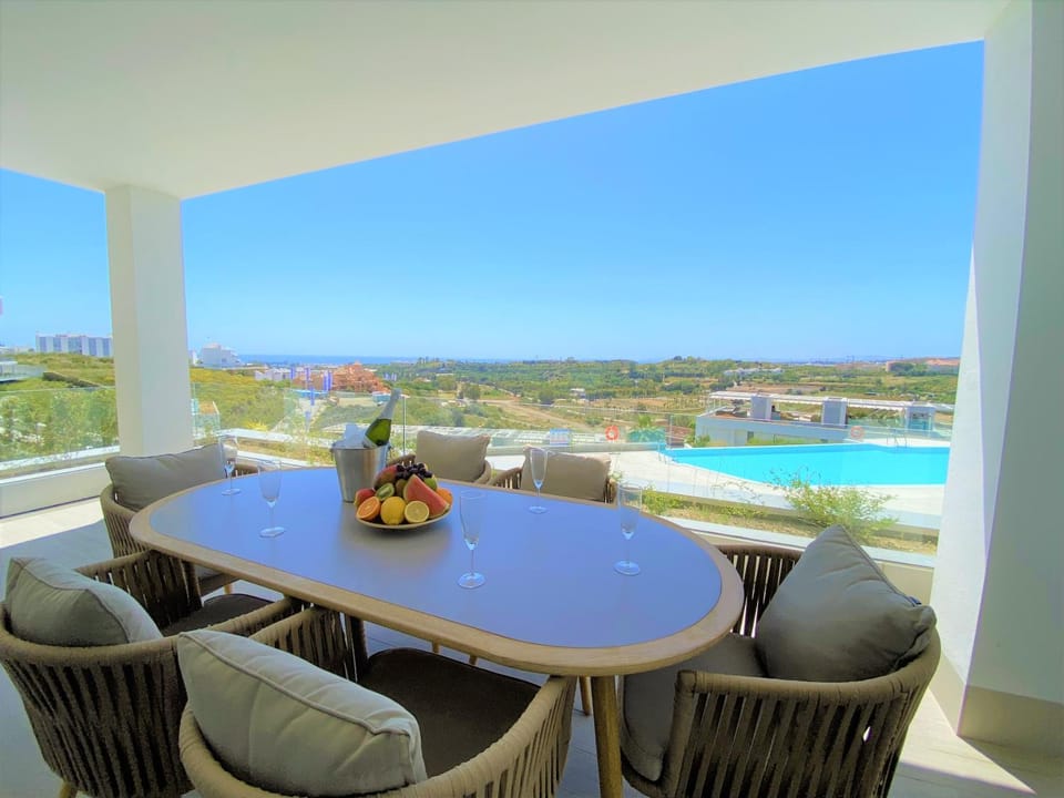 Patio, Natural landscape, View (from property/room), Balcony/Terrace, Seating area, Pool view