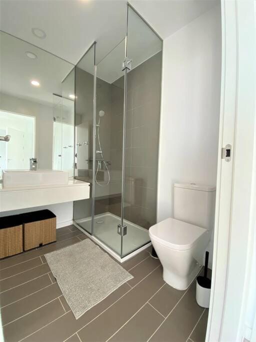 Shower, Toilet, Bathroom, towels