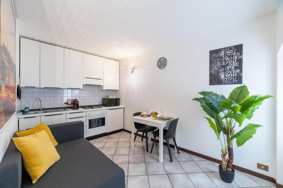 Dining area, kitchen
